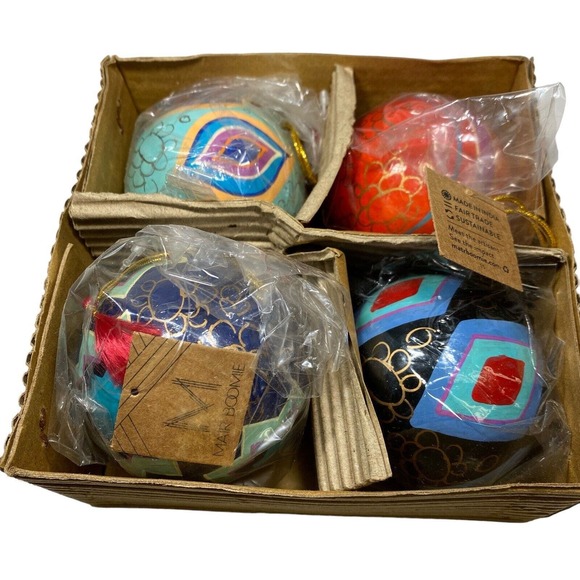 Matr Boomie Ornaments Set of 4 Hand Painted Made in India Colorful - Picture 3 of 3